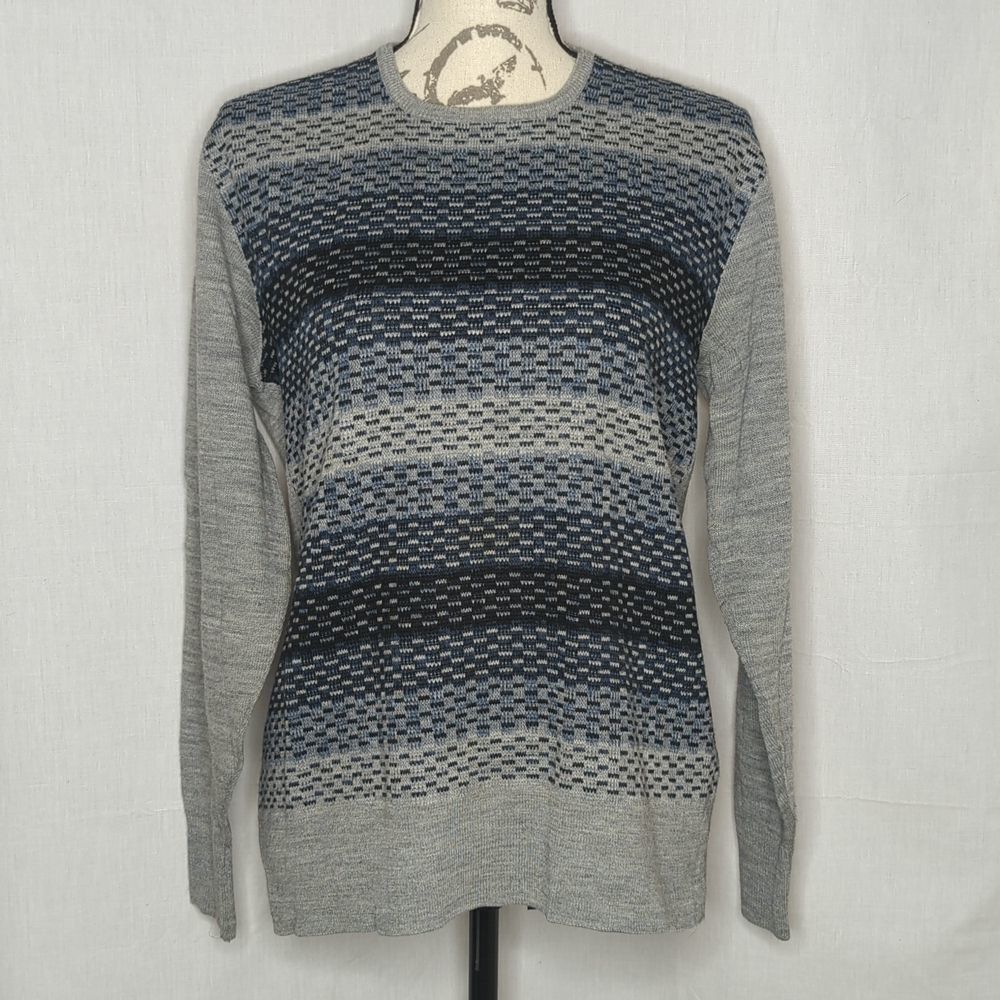 Lord & Taylor Sweater Size Medium EUC